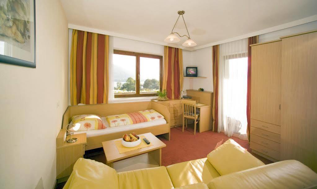 Hotel Gasthof Nindler à Steindorf am Ossiacher See Extérieur photo
